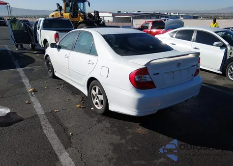 2004 Toyota Camry Se V6 z USA, uszkodzony, nr VIN 4T1BA32K84U504604